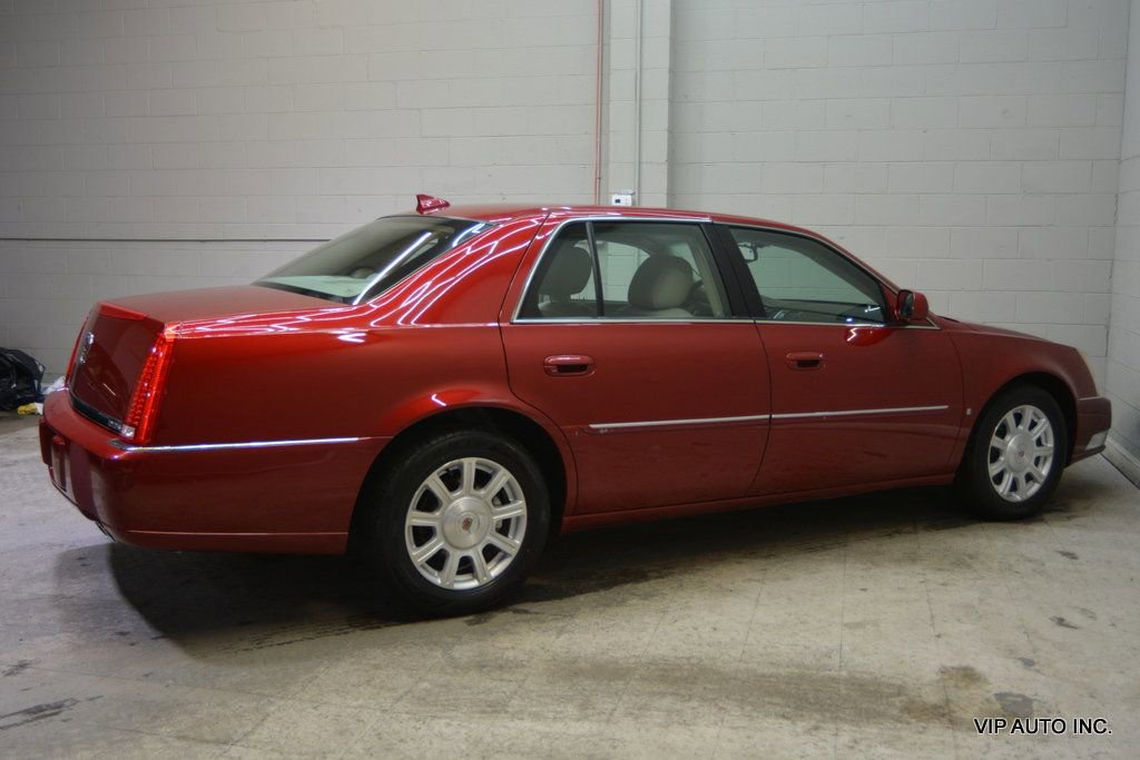 Used 2010 Cadillac DTS image 32