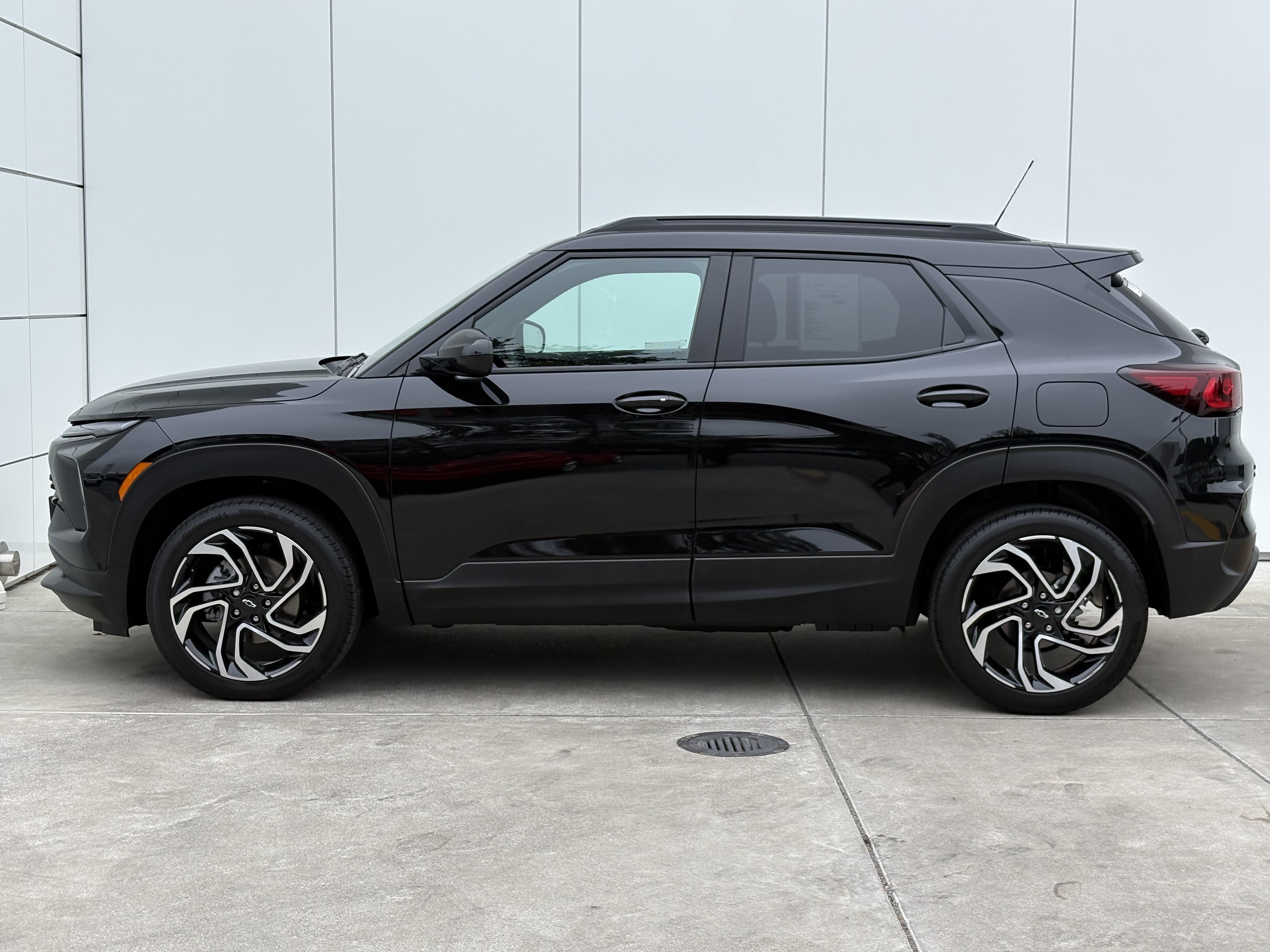 Used 2026 Chevrolet TrailBlazer RS w/ Convenience Package AWD/4WD image 4