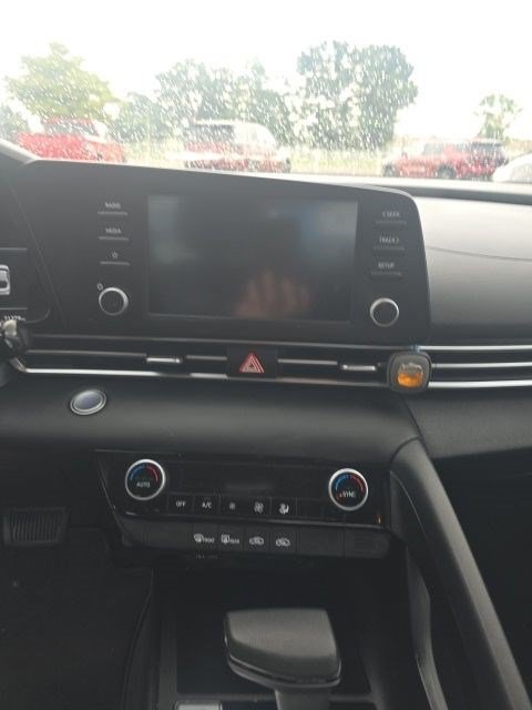 Used 2023 Hyundai Elantra SEL FWD image 12