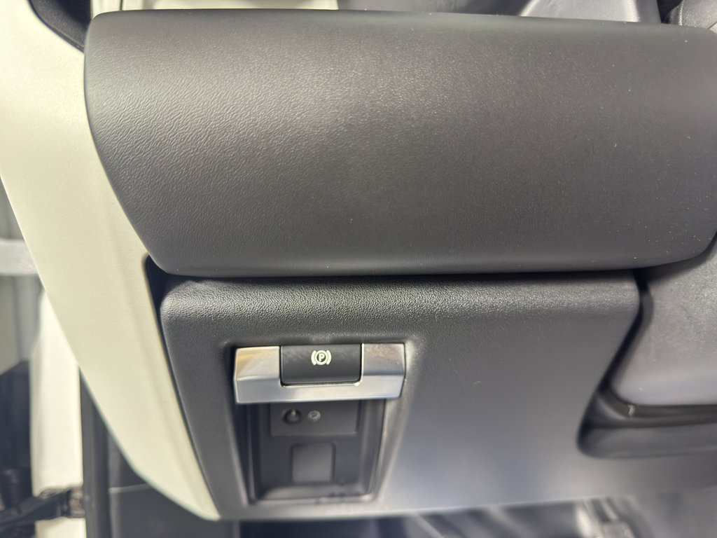 Used 2020 Land Rover Defender 110 HSE AWD/4WD image 17