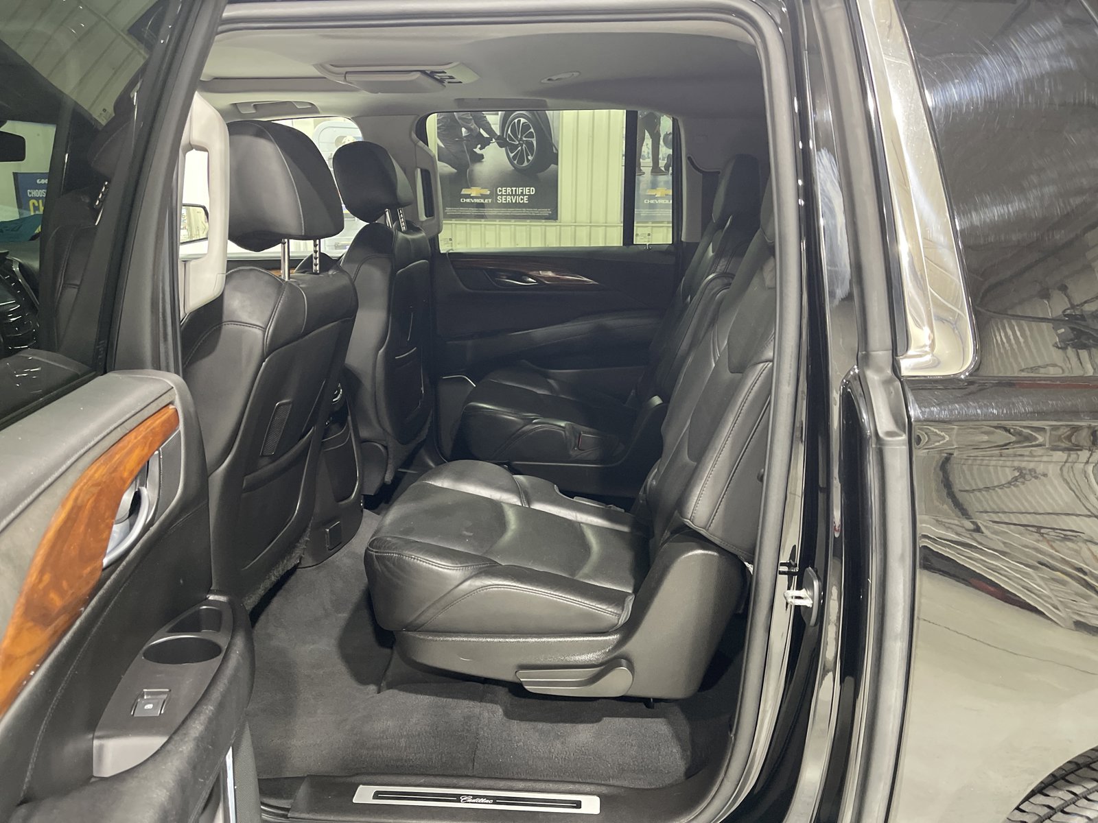 Used 2015 Cadillac Escalade ESV Premium AWD/4WD image 12