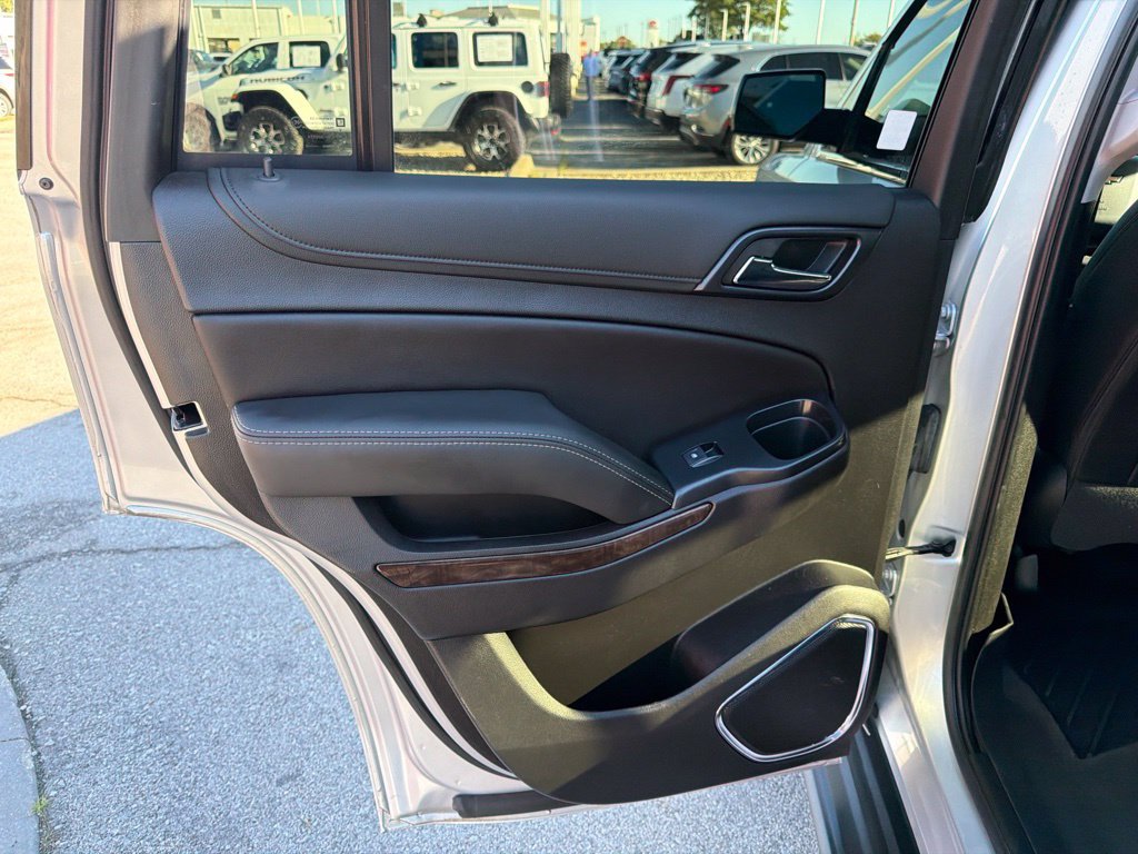 Used 2019 Chevrolet Tahoe LT w/ Luxury Package AWD/4WD image 21