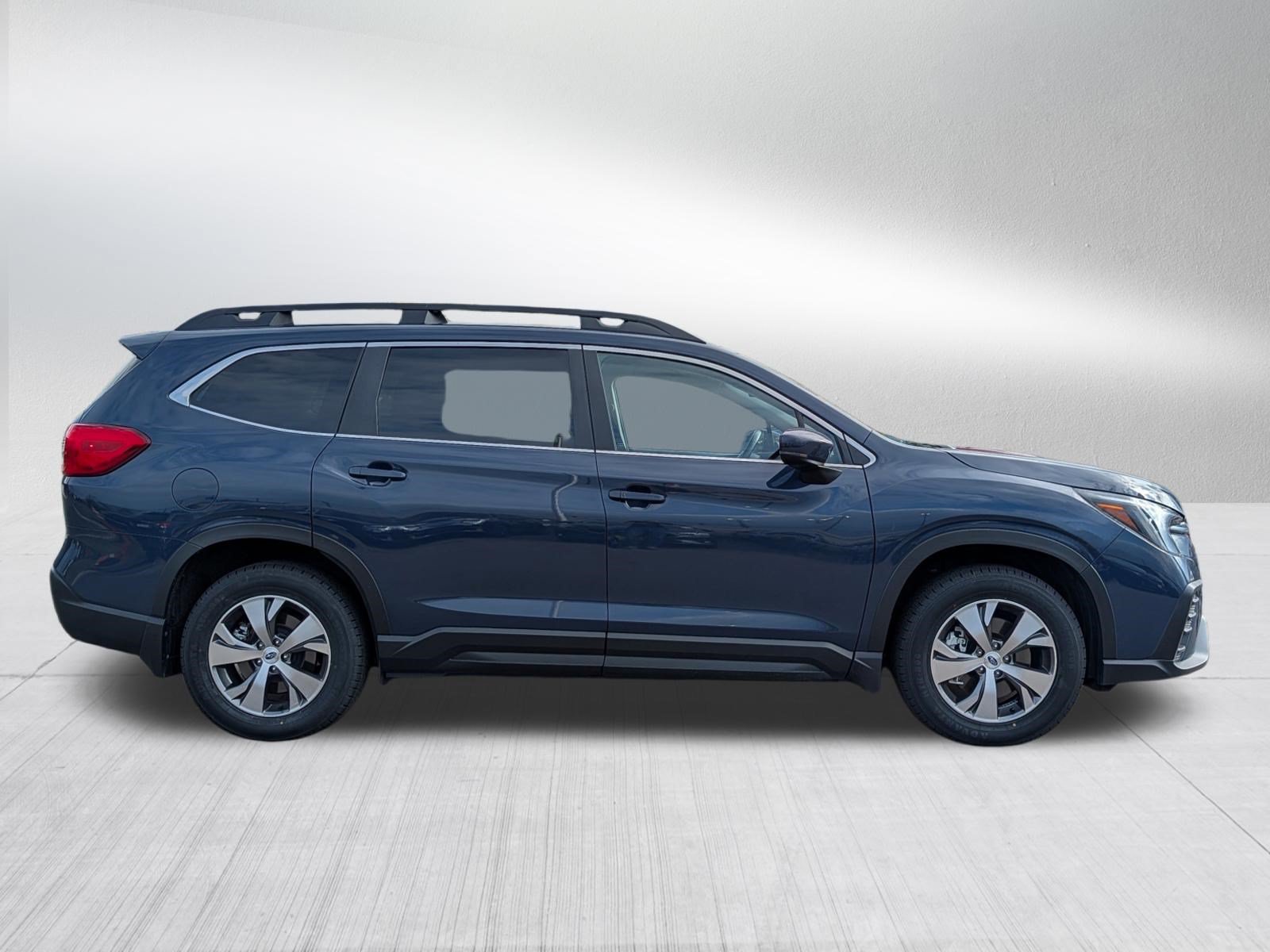 Used 2024 Subaru Ascent Premium w/ Convenience Package AWD/4WD image 2