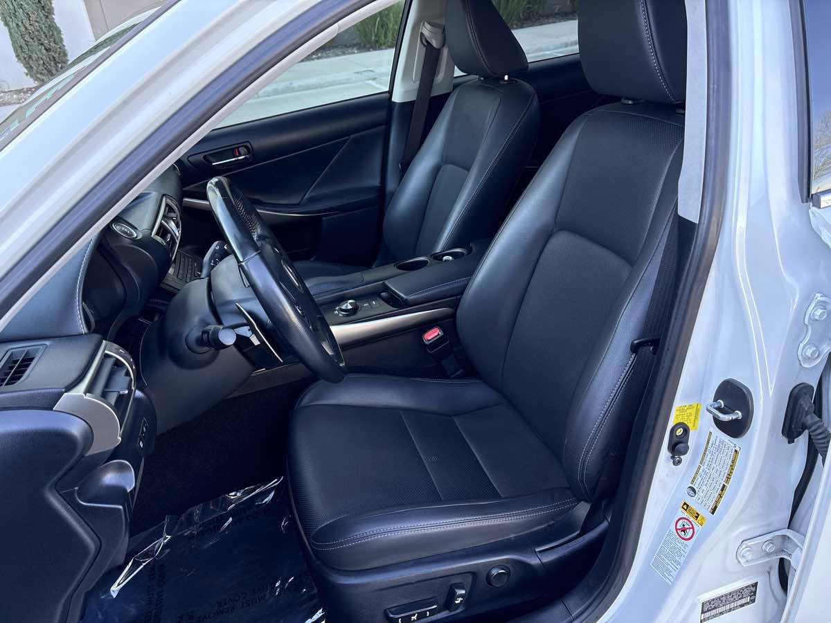 Used 2016 Lexus IS 200t image 25