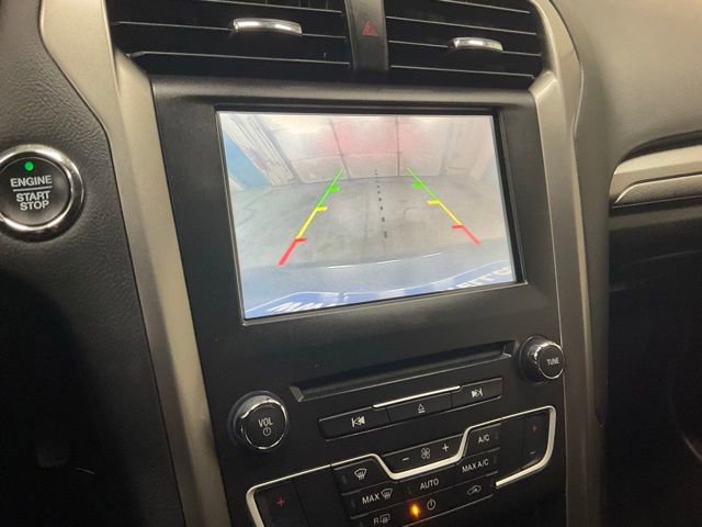 Used 2018 Ford Fusion SE w/ Fusion SE Technology Package image 11