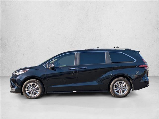 Used 2024 Toyota Sienna Limited image 9