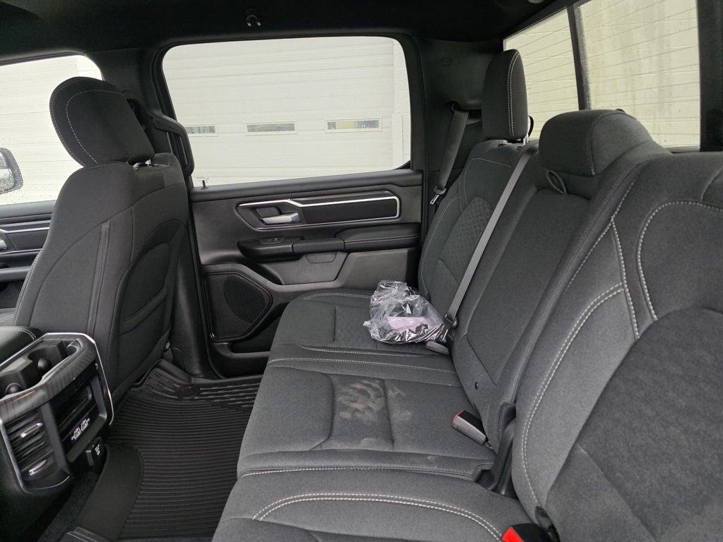 New 2026 RAM 1500 4x4 Crew Cab image 31