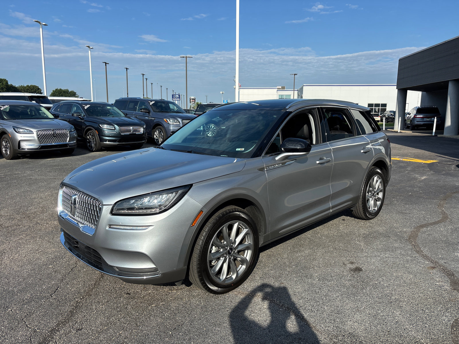 Certified 2022 Lincoln Corsair AWD w/ Premium Package image 3