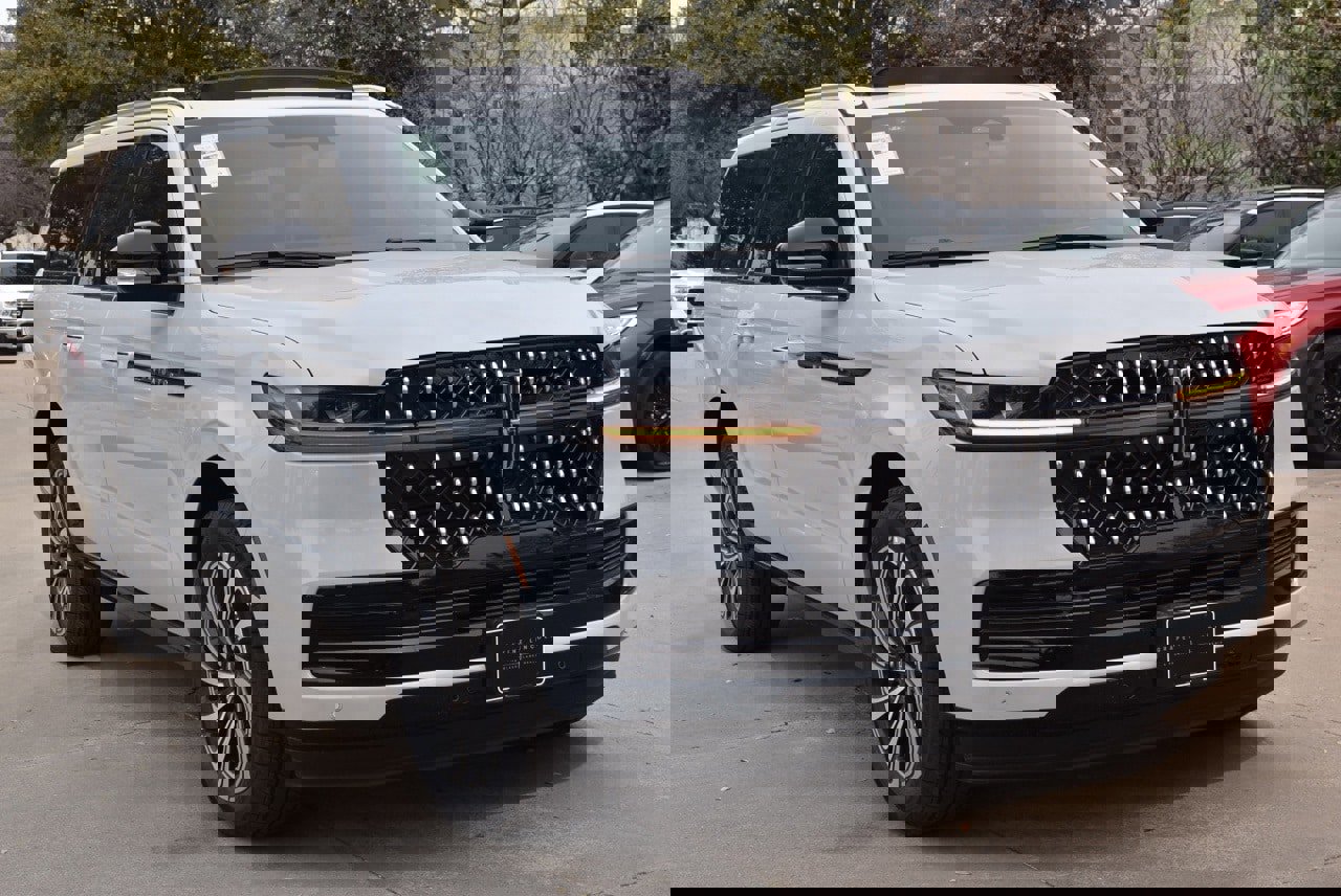 New 2025 Lincoln Navigator L Black Label AWD/4WD image 10