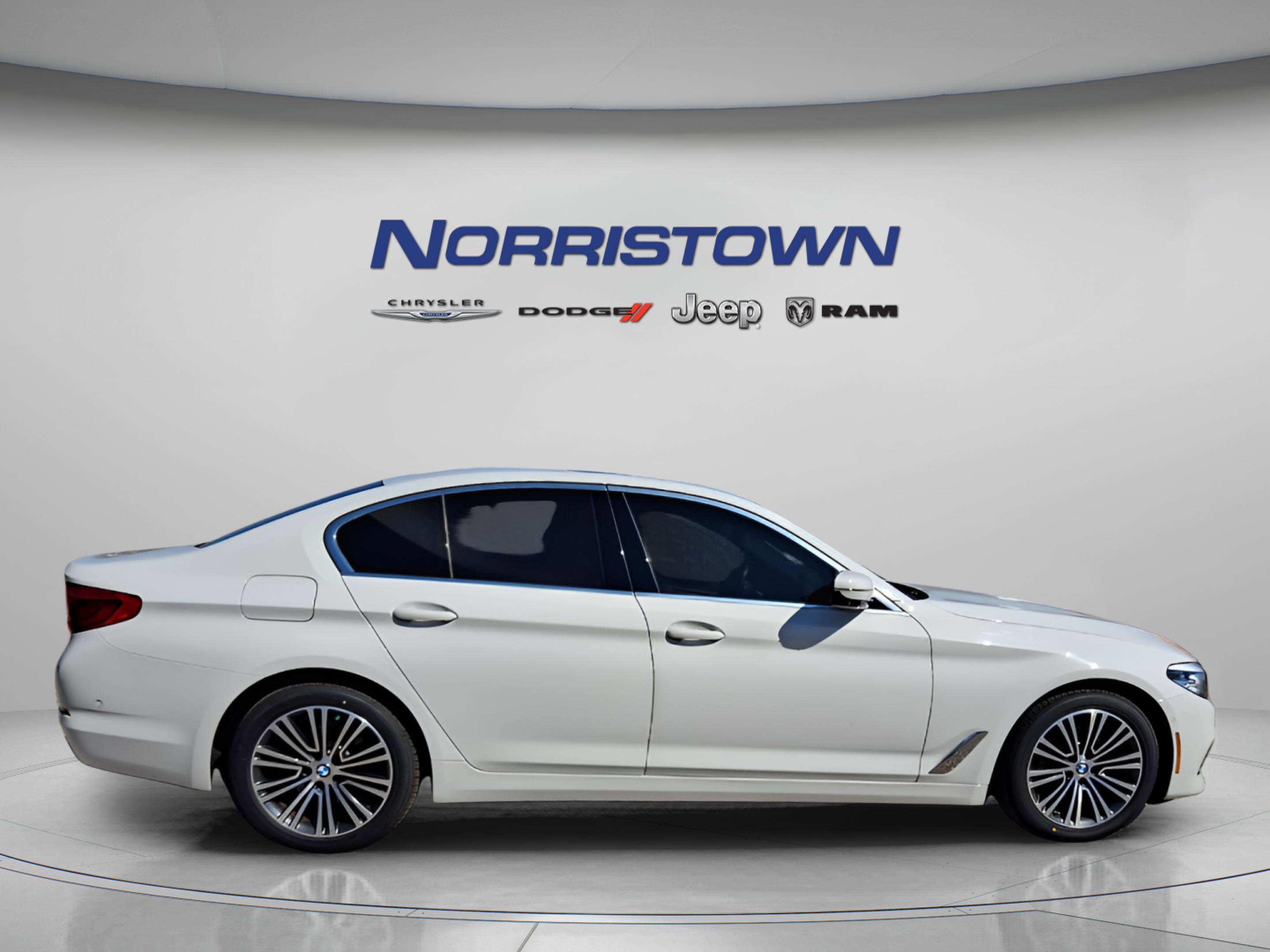 Used 2020 BMW 530i xDrive w/ Premium Package image 7