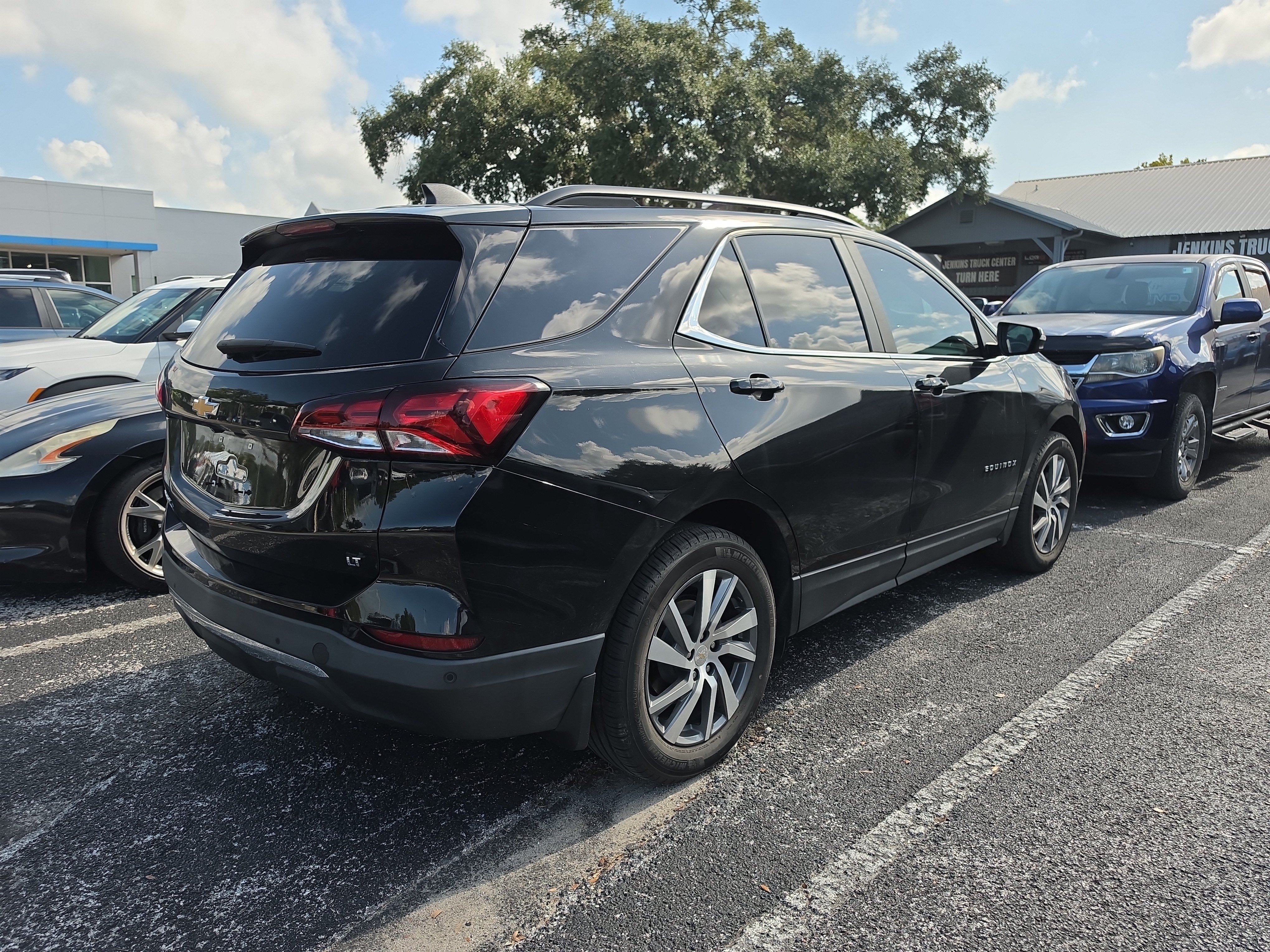 Used 2022 Chevrolet Equinox LT FWD image 3