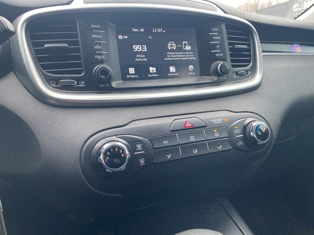 Used 2019 Kia Sorento LX image 9