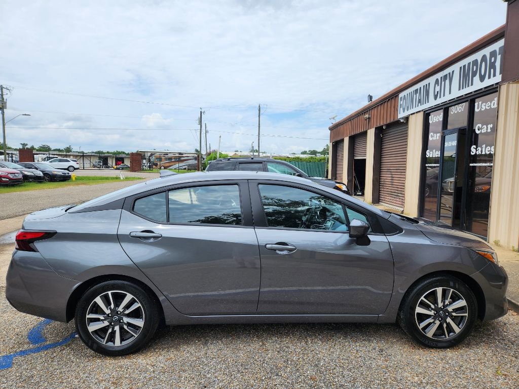 Used 2024 Nissan Versa SV image 5