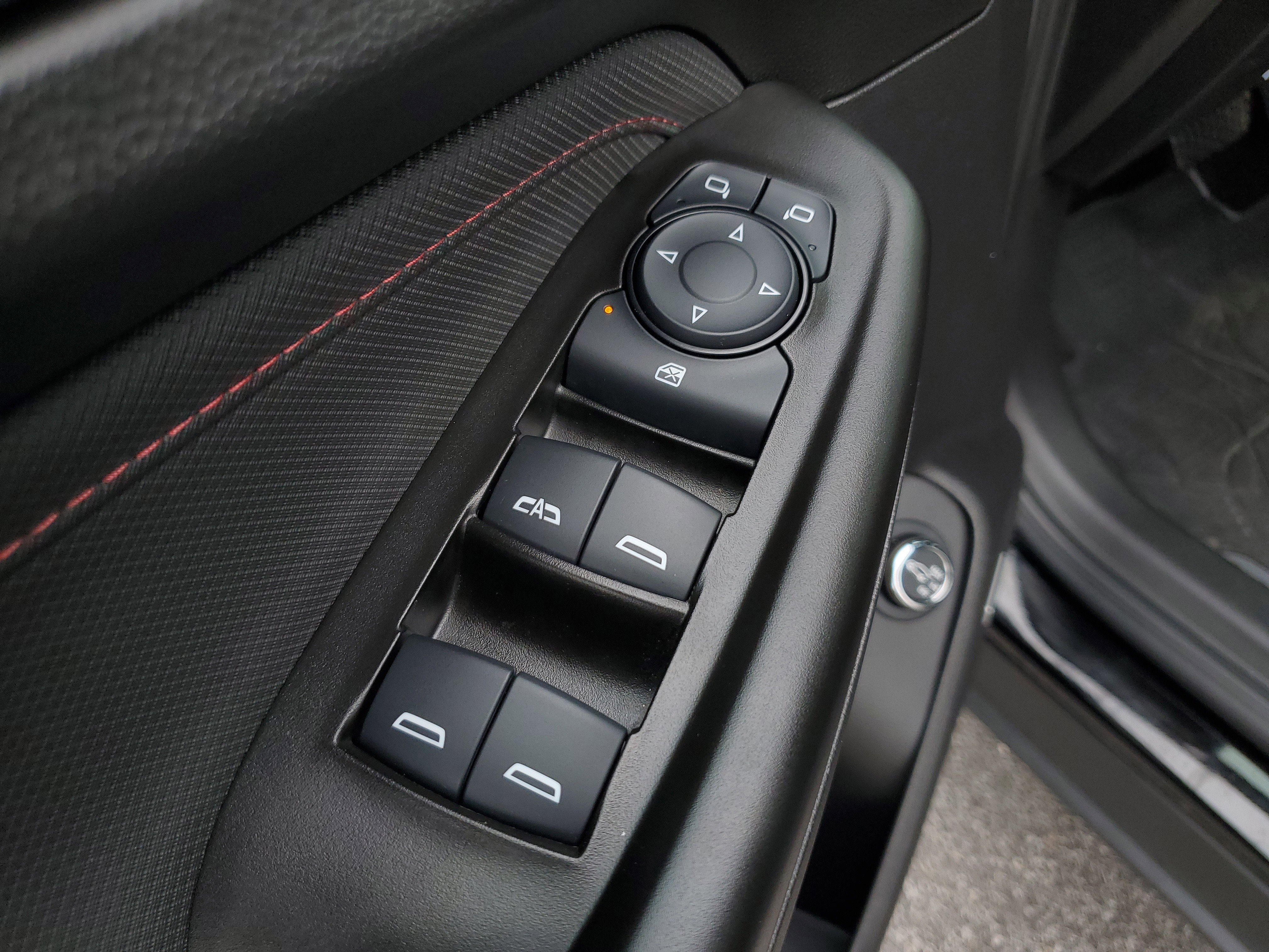 Used 2023 Chevrolet TrailBlazer RS w/ Sun and Liftgate Package image 19