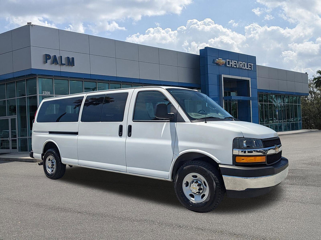Certified 2024 Chevrolet Express 3500 LT w/ LT Preferred Equipment Group RWD image 4