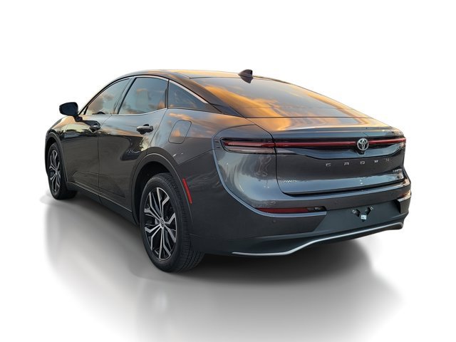 Used 2023 Toyota Crown Limited image 3