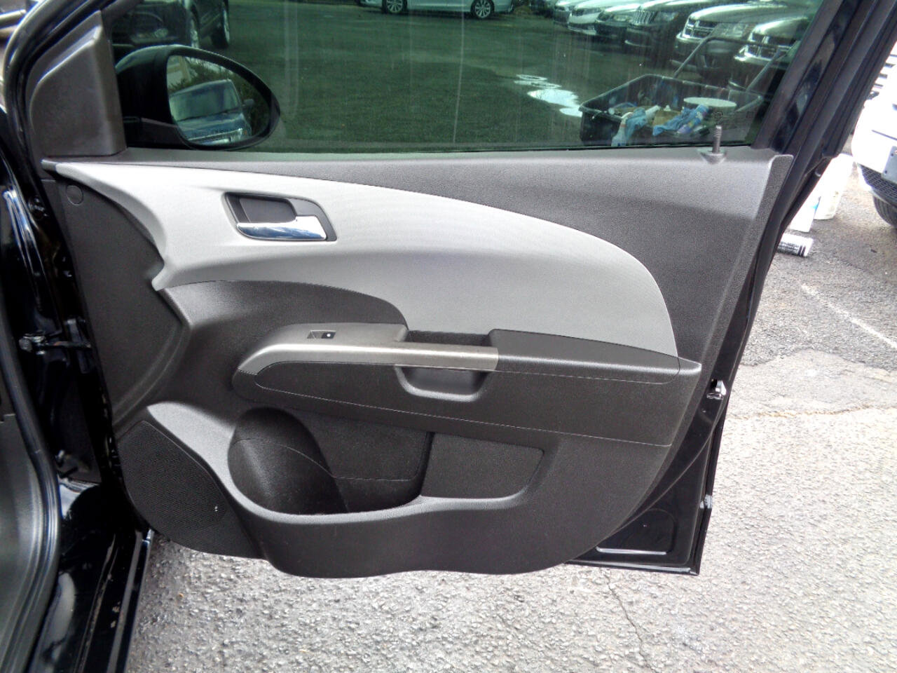 Used 2017 Chevrolet Sonic Premier image 25