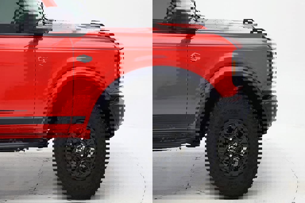 Used 2023 Ford Bronco Wildtrak image 4