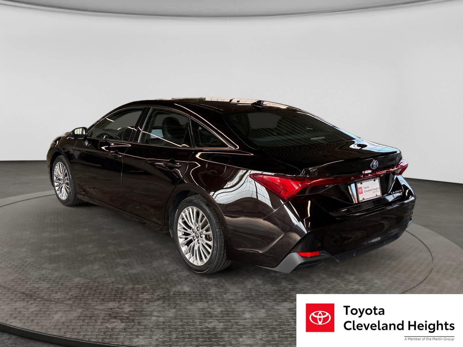 Used 2022 Toyota Avalon Limited w/ Advanced Safety Package FWD image 7