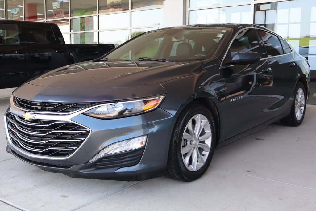 Used 2019 Chevrolet Malibu LT w/ Leather Package FWD image 3