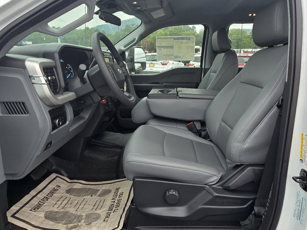 New 2025 Ford F250 XL w/ FX4 Off-Road Package image 9