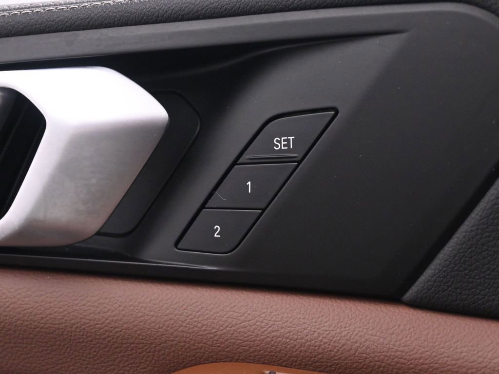 Used 2020 BMW X5 xDrive40i w/ M Sport Package image 49