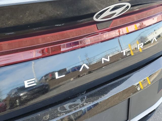 Used 2024 Hyundai Elantra SE image 10