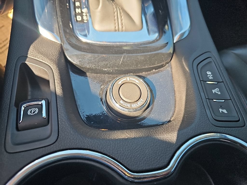 Used 2017 Chevrolet SS RWD image 31