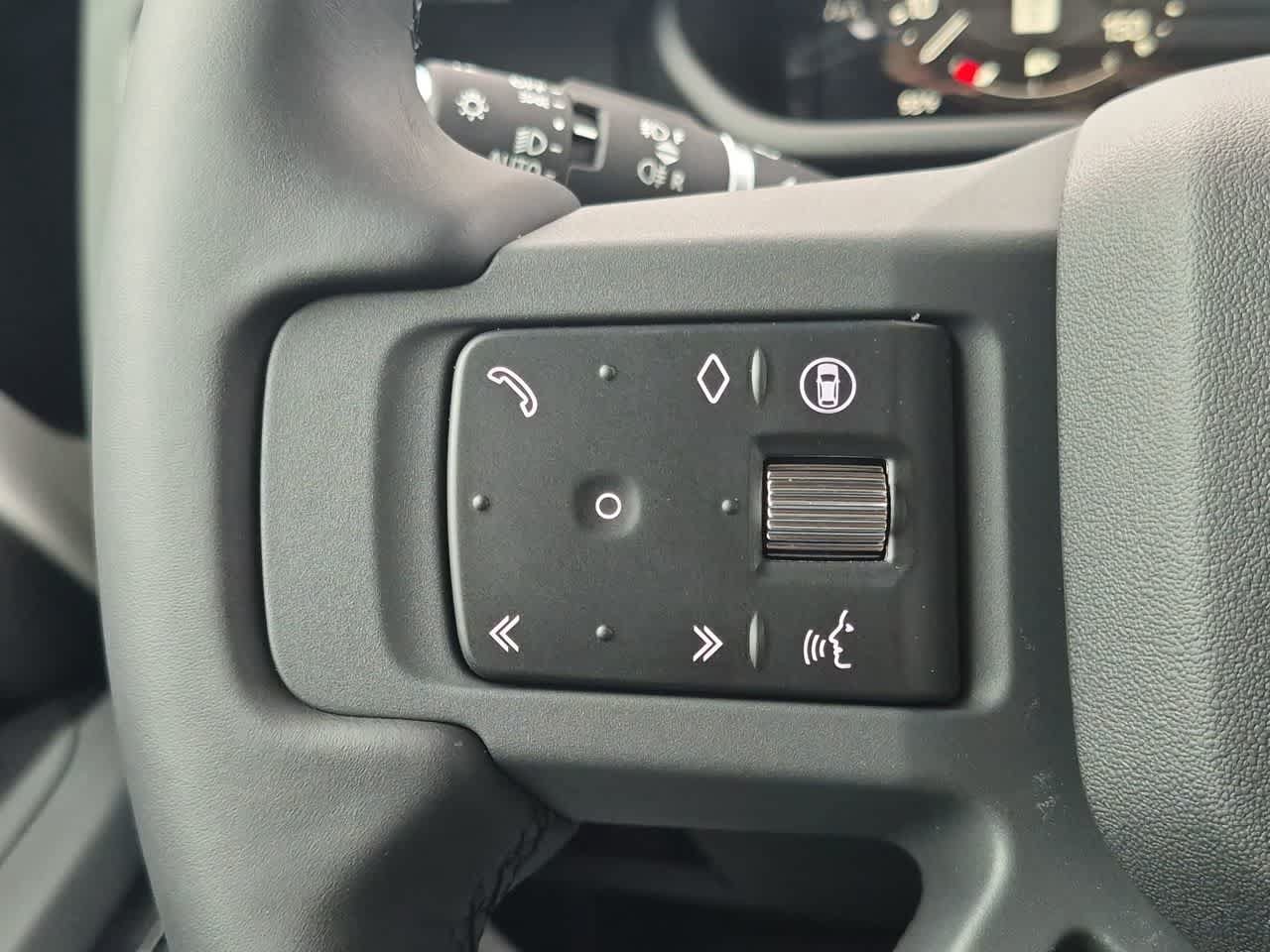 New 2026 Land Rover Defender 110 X-Dynamic SE AWD/4WD image 26