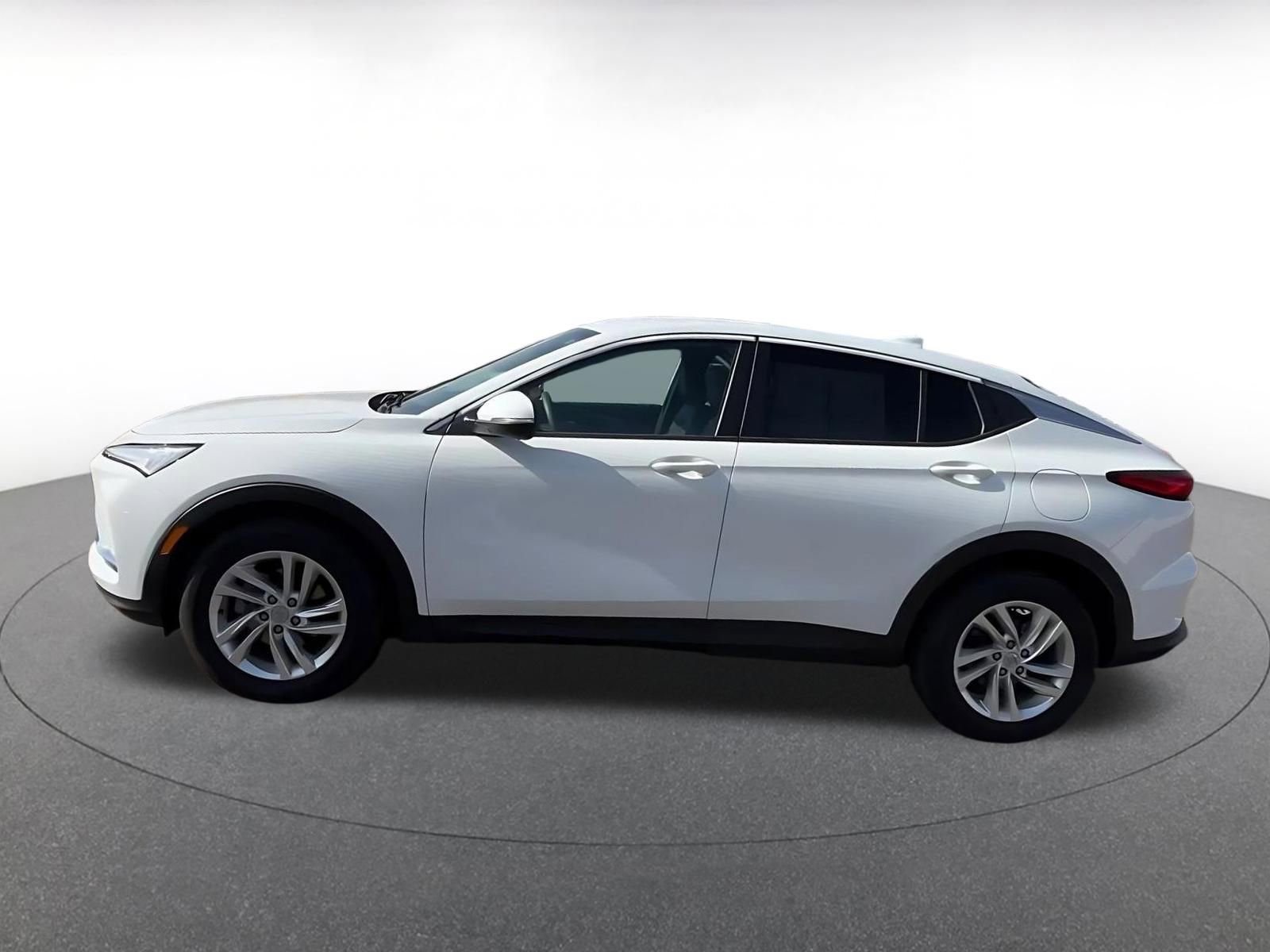 Used 2025 Buick Envista Preferred image 9