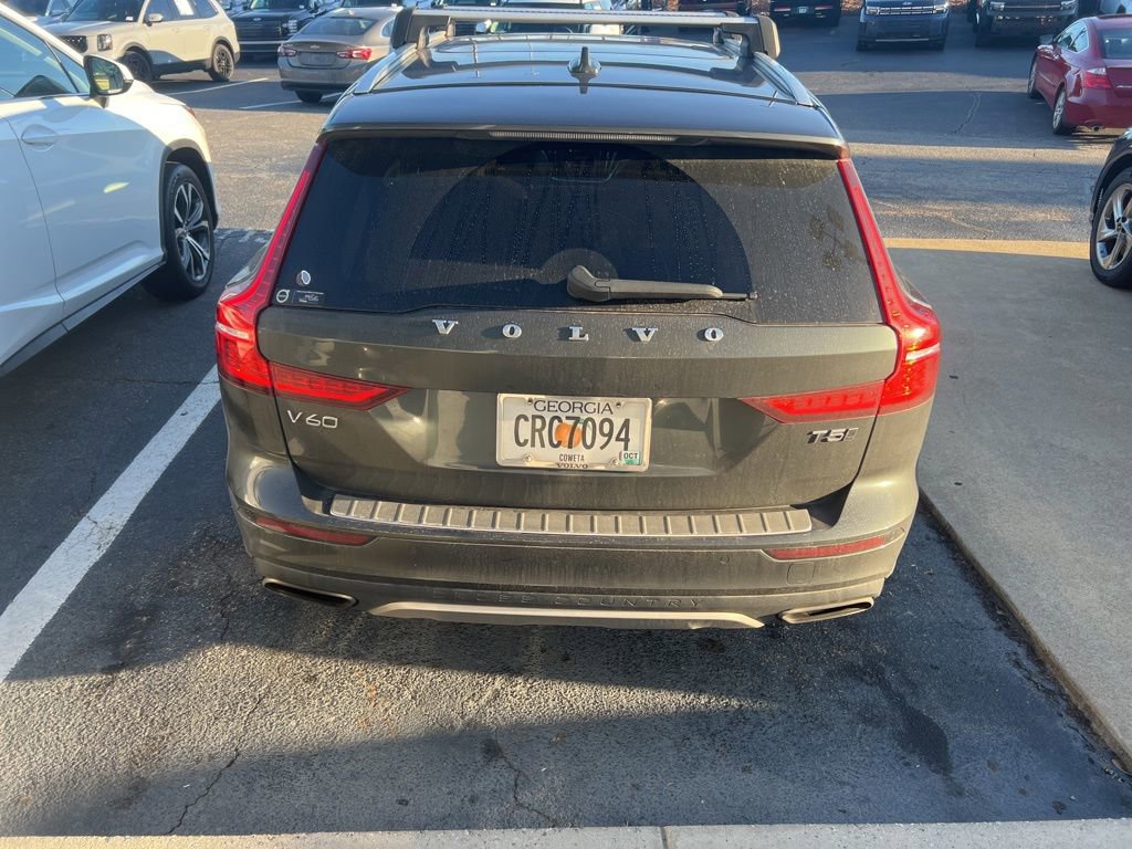 Used 2021 Volvo V60 T5 Cross Country w/ Lounge Package image 4