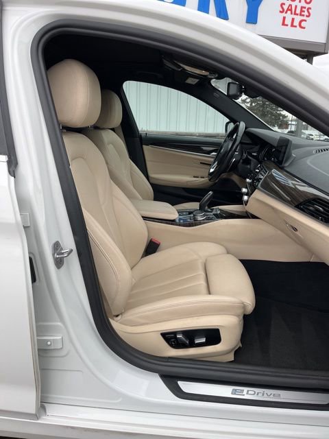 Used 2018 BMW 530e image 32