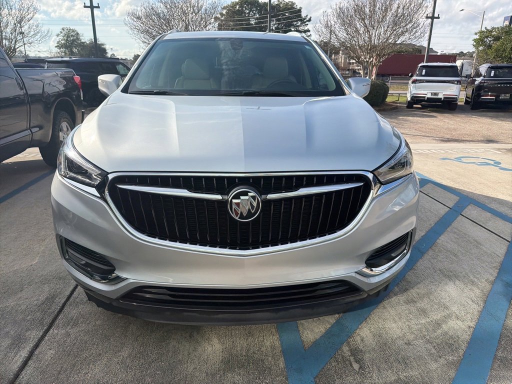 Used 2021 Buick Enclave Essence w/ Sound and Sites Package image 3