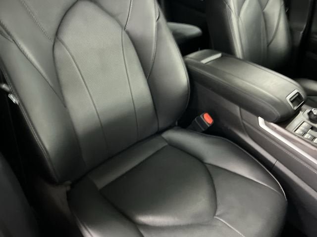 Used 2024 Toyota Highlander Limited image 28