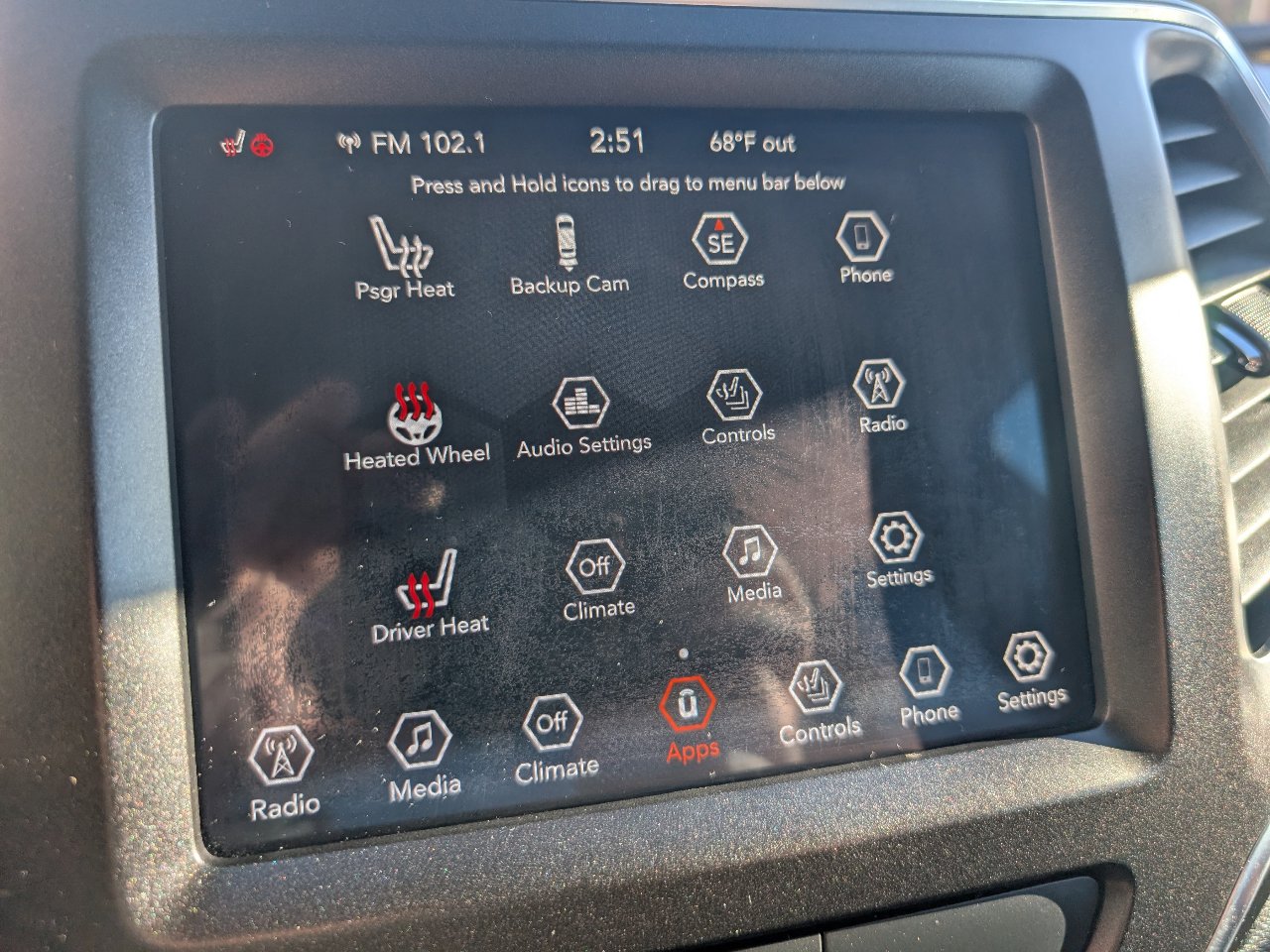Used 2019 Jeep Cherokee Trailhawk w/ Cold Weather Group image 17