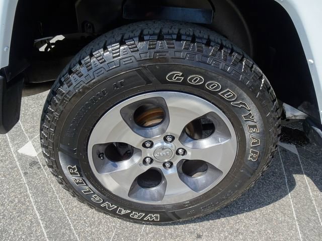 Used 2018 Jeep Wrangler Sahara image 24