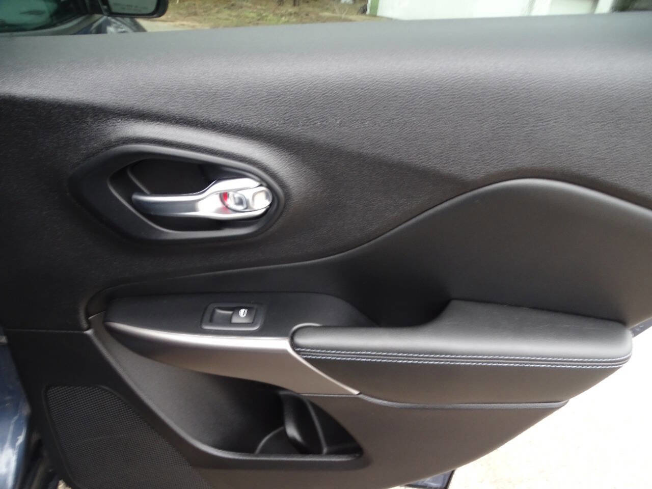 Used 2021 Jeep Cherokee Sport w/ Popular Appearance Group image 35