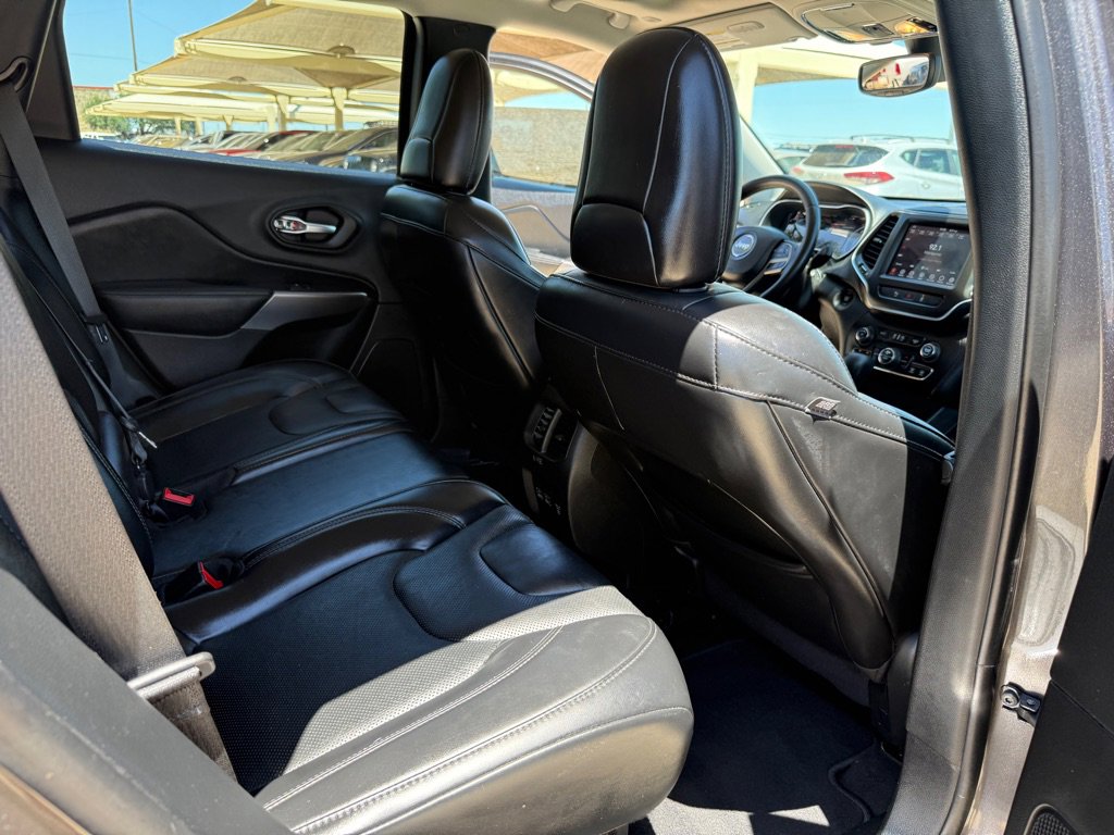 Used 2021 Jeep Cherokee Latitude Lux w/ Sun & Sound Group FWD image 17
