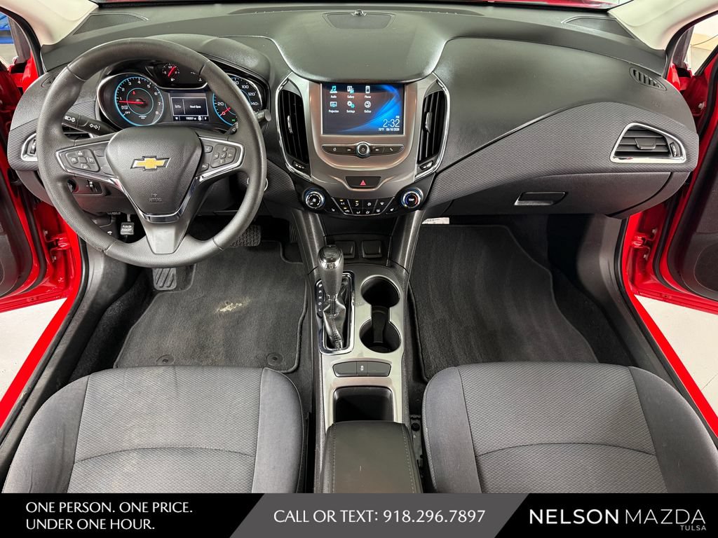 Used 2018 Chevrolet Cruze LT w/ Convenience Package FWD image 37