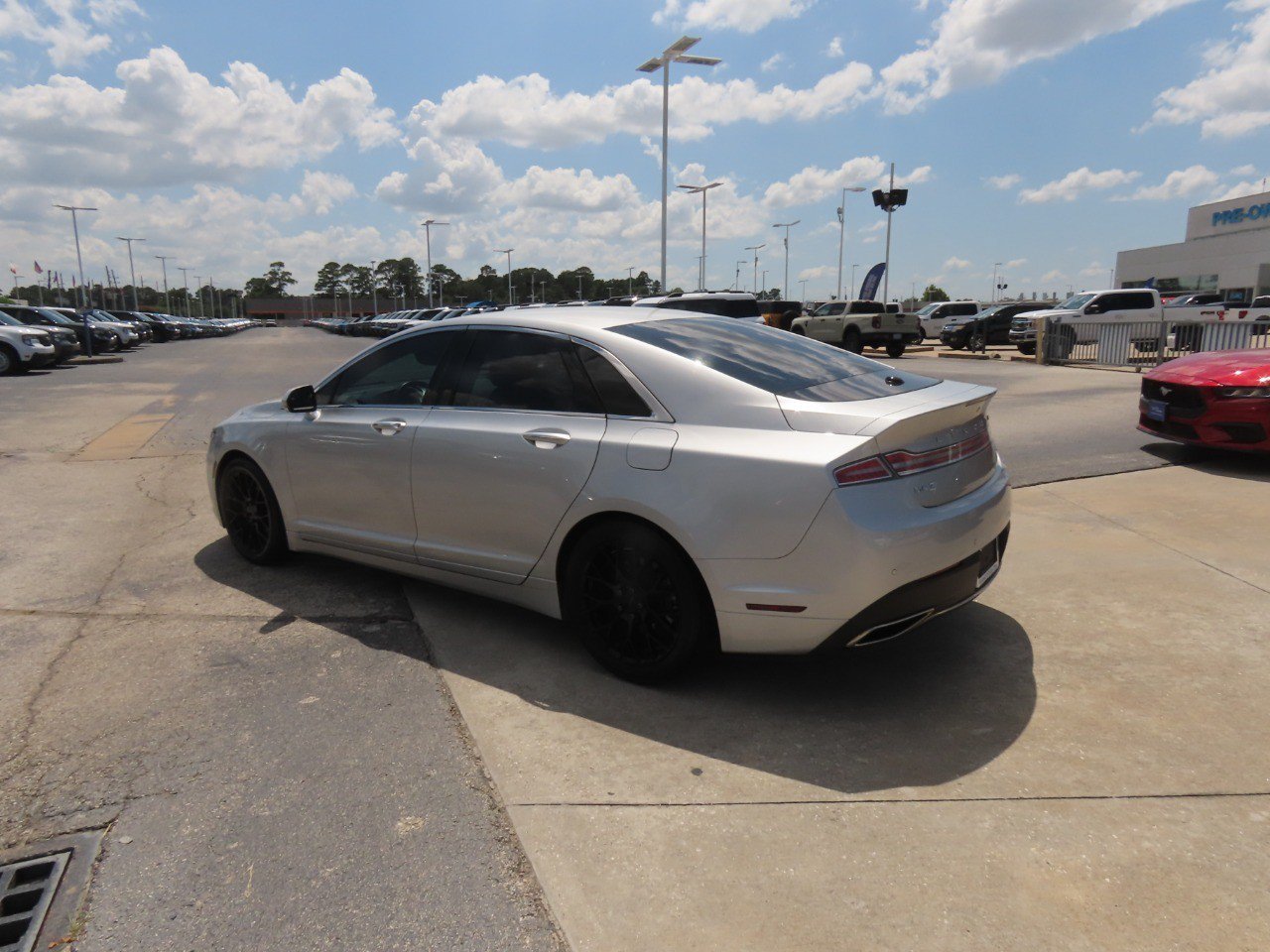 Used 2018 Lincoln MKZ Premiere FWD image 16