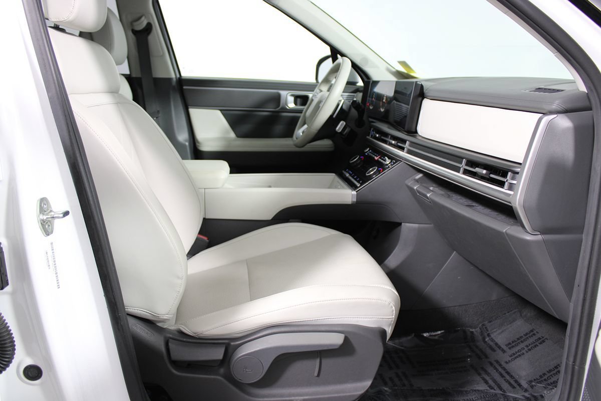Used 2024 Hyundai Santa Fe SEL FWD image 24