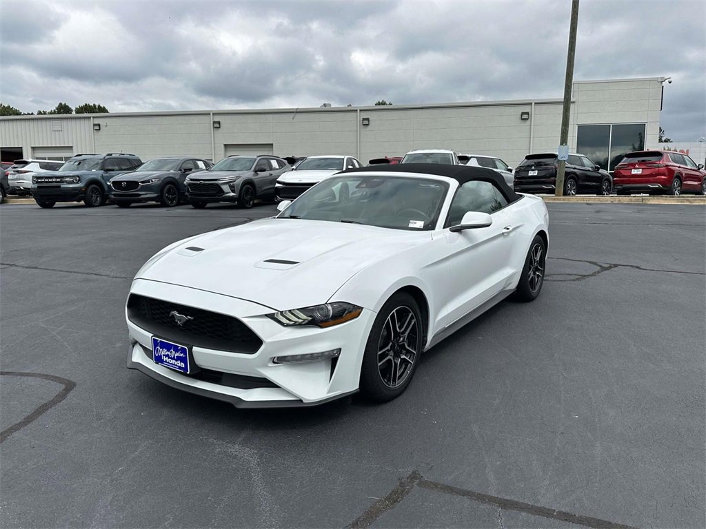 Used 2023 Ford Mustang Premium image 3