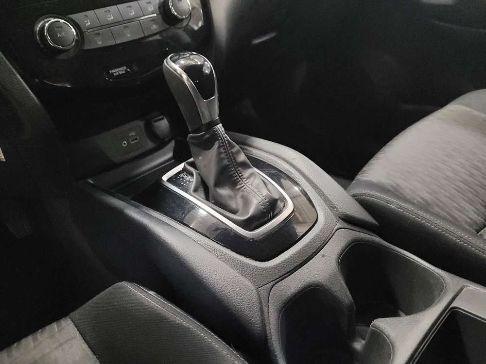 Used 2018 Nissan Rogue S image 26