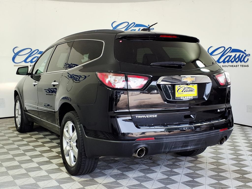 Used 2017 Chevrolet Traverse Premier FWD image 2