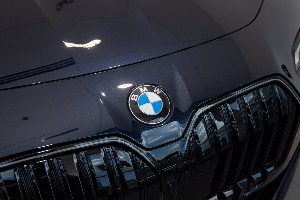 Used 2026 BMW 740i xDrive AWD/4WD image 17