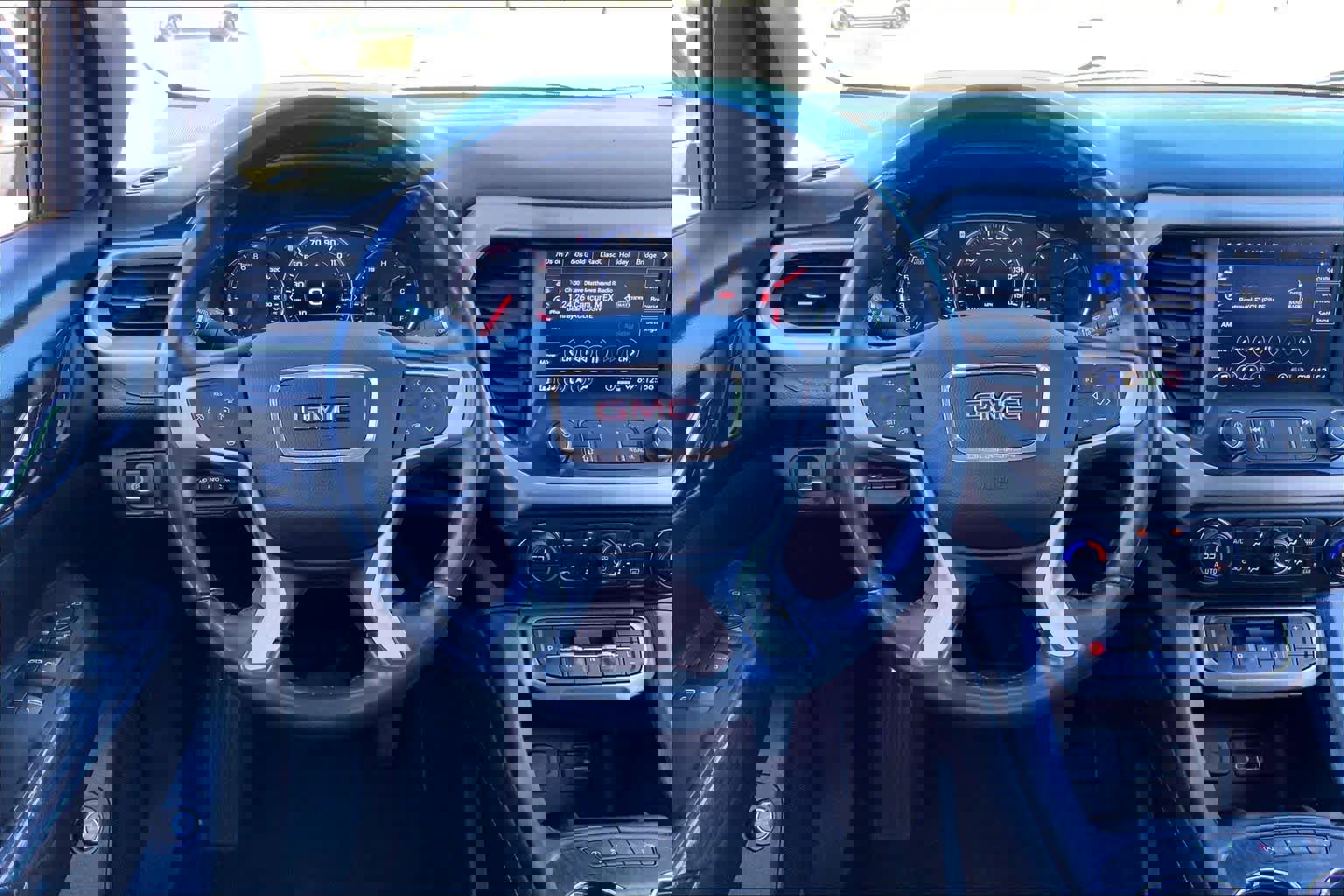 Certified 2022 GMC Acadia Denali w/ Denali Technology Package image 4