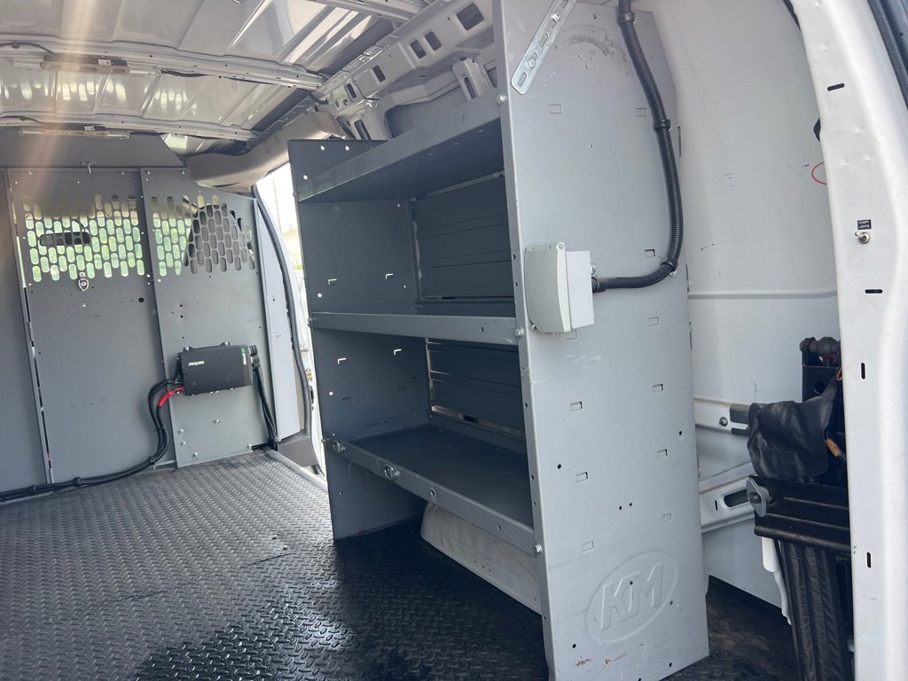 Used 2018 Chevrolet Express 3500 w/ Driver Convenience Package image 18