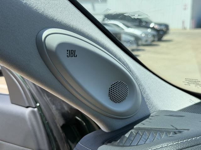Used 2024 Toyota Highlander Limited FWD image 27