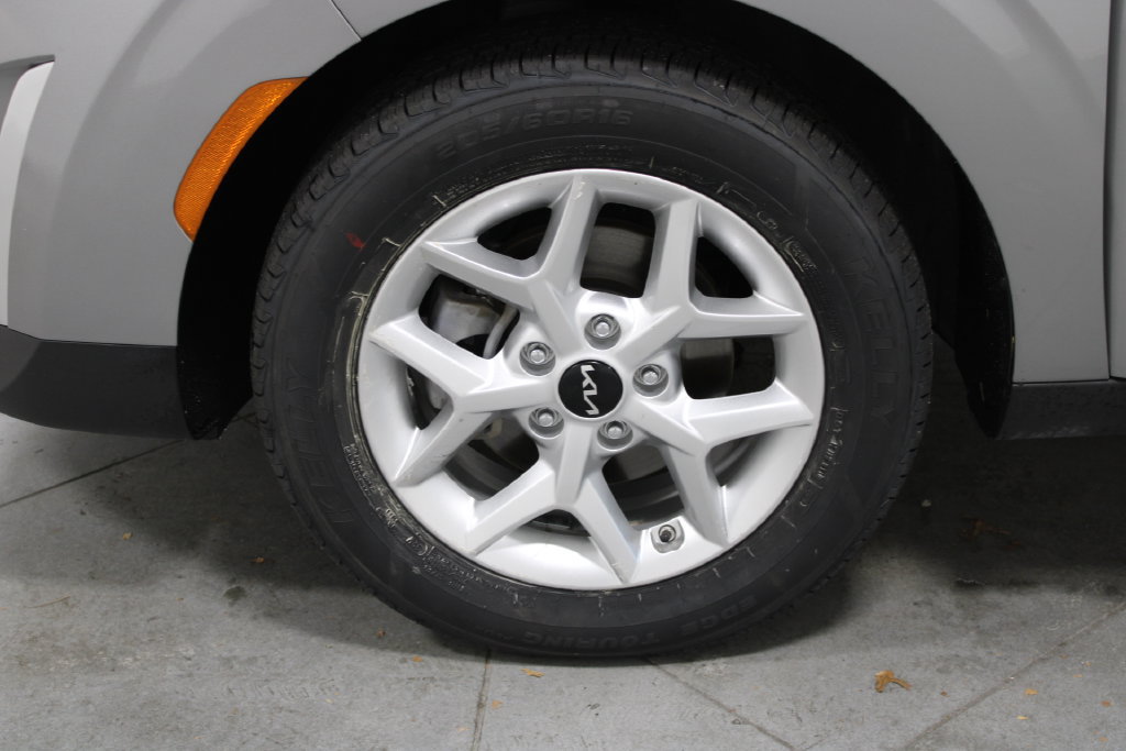Used 2025 Kia Soul LX w/ LX Technology Package FWD image 54