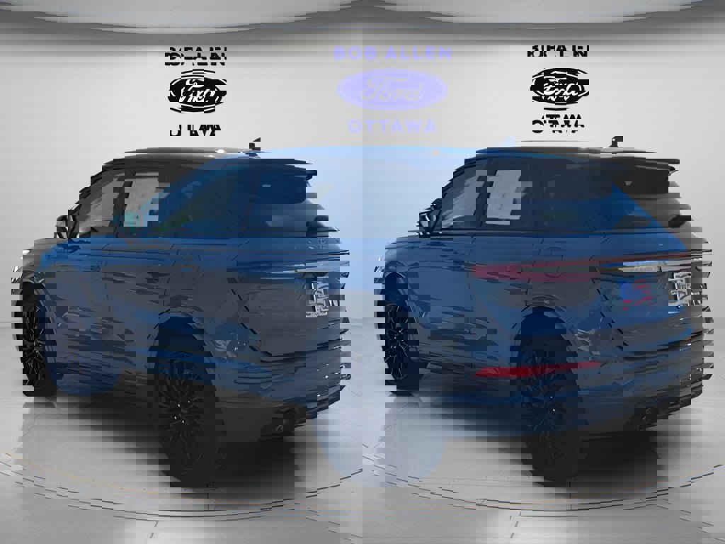 Used 2025 Lincoln Corsair Reserve w/ Jet Appearance Package image 4